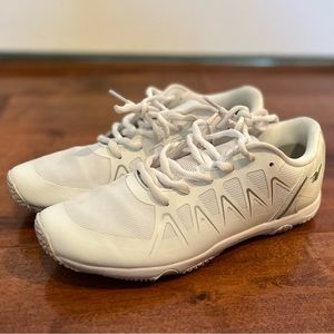 VARSITY DBL EDGE CHEER SHOES 8.5 Worn Once - excellent condition